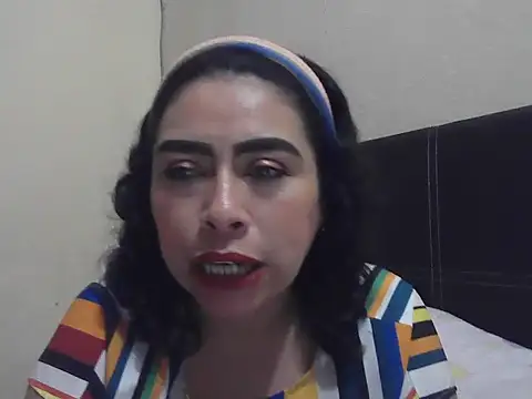 Snapshot of DalilahMx chatting on February 11, 2026, 7:25 pm DalilahMx online show from February 11, 2026, 7:25 pm