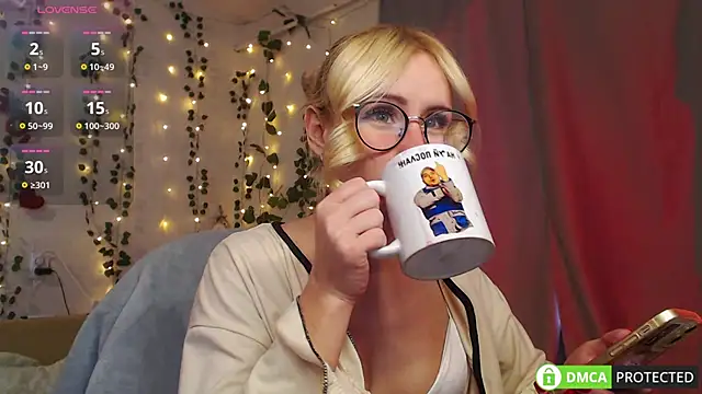 Snapshot of Mia__Jensen chatting on February 13, 2026, 10:26 am Mia Jensen online show from February 13, 2026, 10:26 am