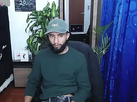  noahdiaz online show from February 16, 2026, 3:27 am