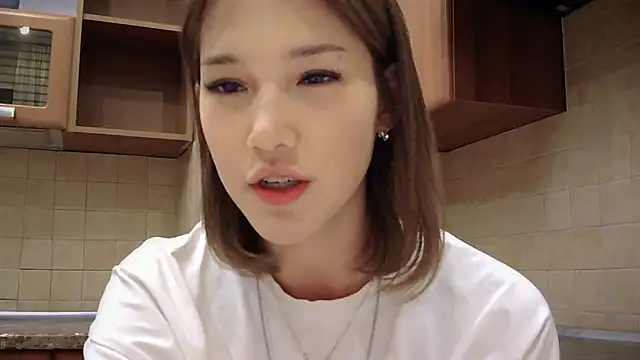 lilXdomiii online show from May 19, 2026, 3:19 pm