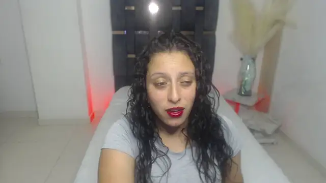 Snapshot of Barbara_D_Valencia chatting on June 1, 2026, 3:33 pm Barbara D Valencia online show from June 1, 2026, 3:33 pm