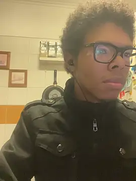 Snapshot of ELPikaPreta chatting on February 5, 2026, 4:08 am ELPikaPreta online show from February 5, 2026, 4:08 am