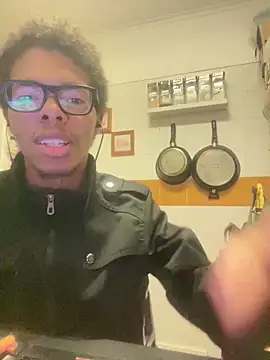 Snapshot of ELPikaPreta chatting on February 13, 2026, 3:50 am ELPikaPreta online show from February 13, 2026, 3:50 am