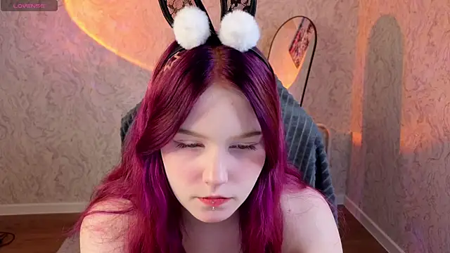 Julia Anis online show from April 13, 2026, 1:09 am