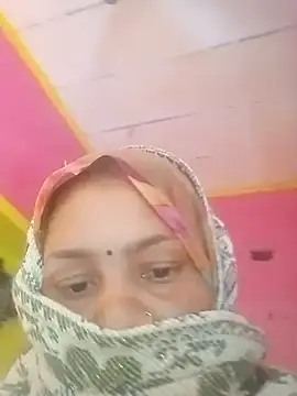 Julilodhi8695 online show from February 12, 2026, 6:02 am