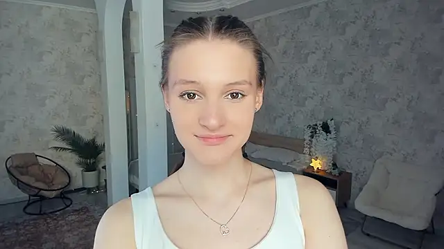 LianneBynon online show from March 23, 2026, 9:20 am