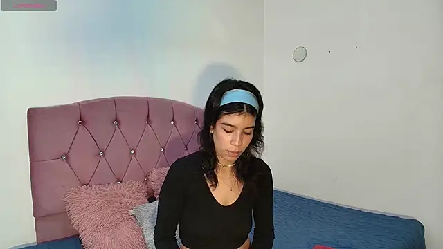 Kalyra 17 online show from April 14, 2026, 11:37 am