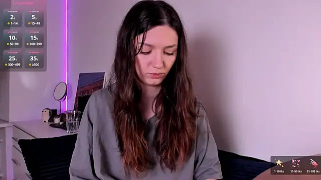 miabellee  online show from March 27, 2026, 11:49 pm