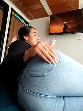cynliu online show from April 30, 2026, 6:26 pm