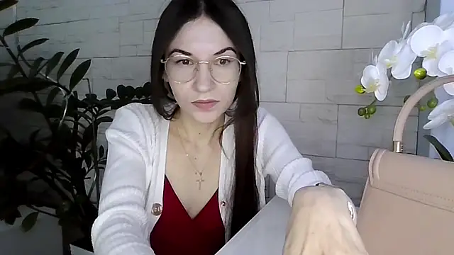 Snapshot of JuliaLovely chatting on February 13, 2026, 2:39 pm JuliaLovely online show from February 13, 2026, 2:39 pm