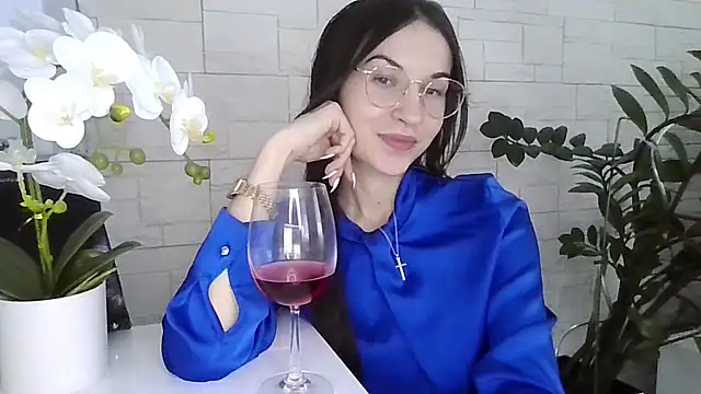 Snapshot of JuliaLovely chatting on February 10, 2026, 2:38 pm JuliaLovely online show from February 10, 2026, 2:38 pm