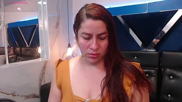 Snapshot of Alison-mar chatting on May 28, 2026, 8:15 pm Alison-mar online show from May 28, 2026, 8:15 pm