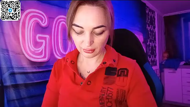 Snapshot of Vellora_ chatting on February 27, 2026, 8:19 pm Vellora online show from February 27, 2026, 8:19 pm