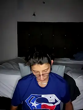 Snapshot of SolRakOF chatting on February 16, 2026, 1:26 am SolRakOF online show from February 16, 2026, 1:26 am