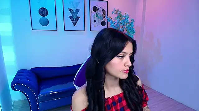 Maddie T18 online show from May 28, 2026, 11:27 am