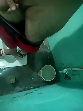 suck my tit online show from April 5, 2026, 3:35 am