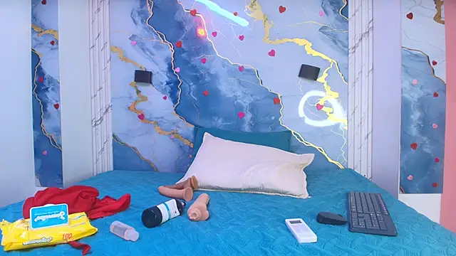 crystal love08 online show from April 17, 2026, 7:17 pm