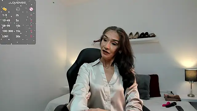 Emma Mendozaa online show from May 15, 2026, 11:30 am