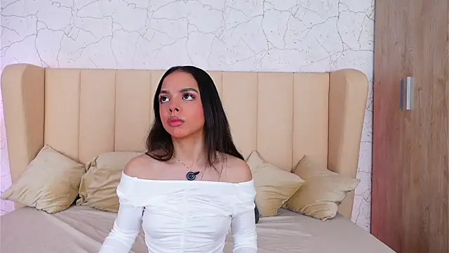 BambiRoses online show from April 10, 2026, 5:14 am