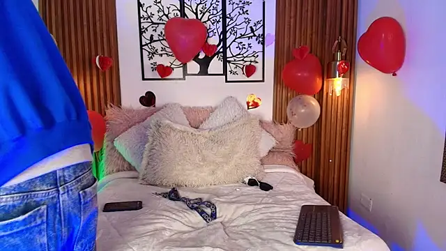 Snapshot of David_Banks_ chatting on February 16, 2026, 12:37 pm David Banks online show from February 16, 2026, 12:37 pm