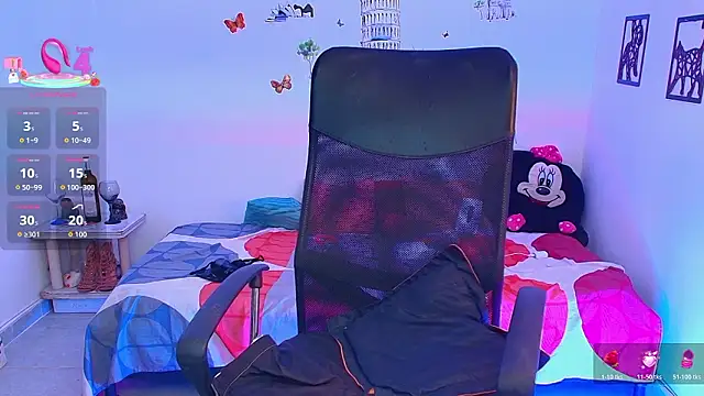 Kristin    online show from February 25, 2026, 3:07 am