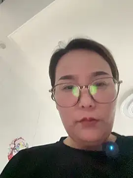 Youyou 12 online show from February 27, 2026, 8:58 am