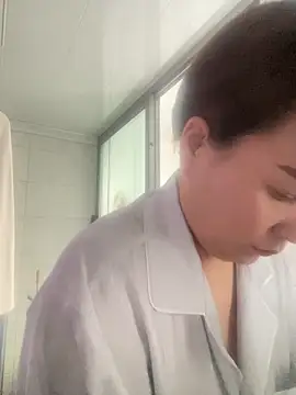 Youyou 12 online show from February 28, 2026, 2:55 am