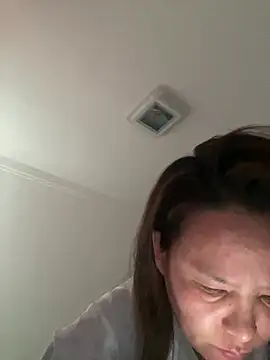 Youyou 12 online show from February 10, 2026, 2:10 am