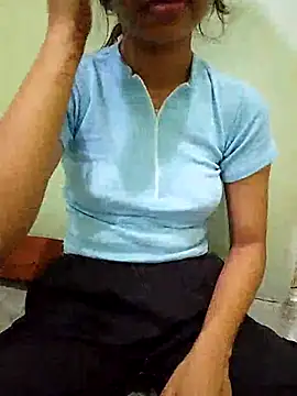 Snapshot of Dreem_love chatting on April 3, 2026, 7:37 am Dreem love online show from April 3, 2026, 7:37 am