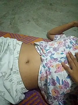 Snapshot of Dreem_love chatting on May 2, 2026, 9:47 am Dreem love online show from May 2, 2026, 9:47 am