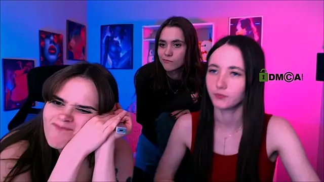laurenmurrr online show from May 11, 2026, 4:04 pm
