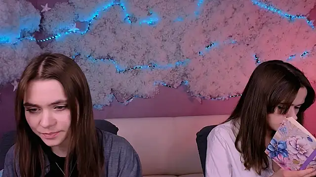 laurenmurrr online show from March 28, 2026, 10:38 am