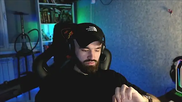 Snapshot of _Mostly_ chatting on March 2, 2026, 1:39 am Mostly online show from March 2, 2026, 1:39 am