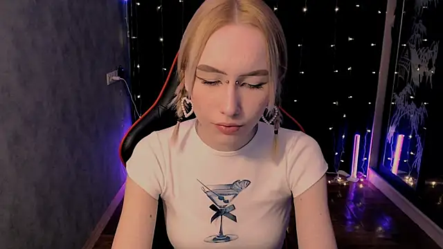 Snapshot of crybambi chatting on February 11, 2026, 7:08 am crybambi online show from February 11, 2026, 7:08 am