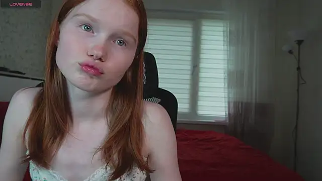 Snapshot of Nellie_baby chatting on July 17, 2026, 12:13 pm Nellie baby online show from July 17, 2026, 12:13 pm