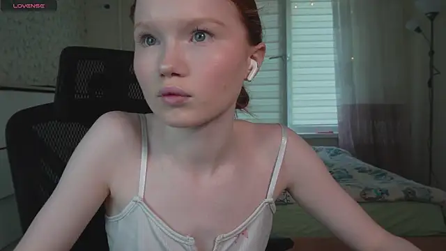 Snapshot of Nellie_baby chatting on July 24, 2026, 12:01 pm Nellie baby online show from July 24, 2026, 12:01 pm