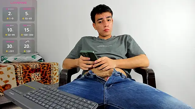 david hot08 online show from March 8, 2026, 8:06 am