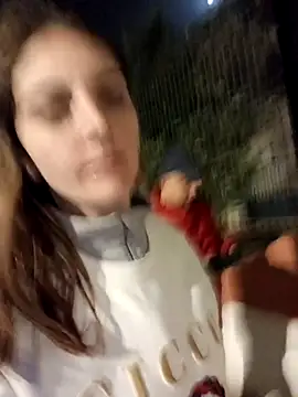 laparejaideal08 online show from March 3, 2026, 9:33 pm