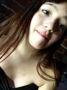 Snapshot of dieciochoyundia chatting on February 24, 2026, 1:28 am dieciochoyundia online show from February 24, 2026, 1:28 am