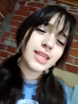 Snapshot of dieciochoyundia chatting on February 8, 2026, 10:40 pm dieciochoyundia online show from February 8, 2026, 10:40 pm