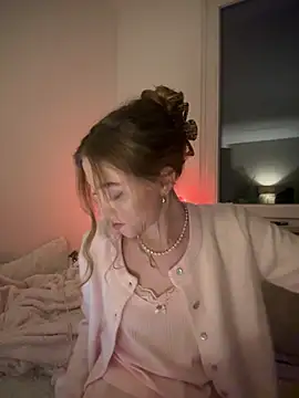 Snapshot of romyxxs chatting on February 7, 2026, 8:17 pm romyxxs online show from February 7, 2026, 8:17 pm