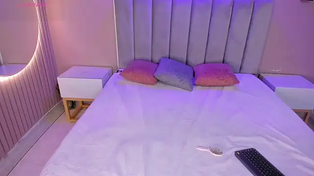  Kailythompson online show from February 11, 2026, 7:36 pm