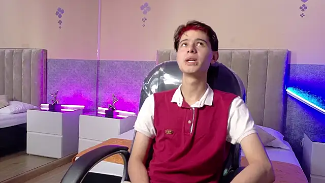 Derek Sinn online show from April 3, 2026, 7:53 pm