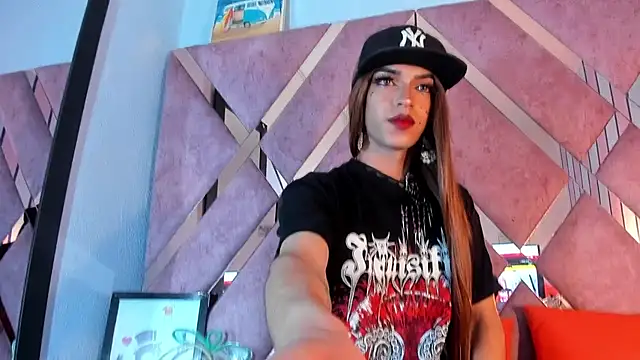 MeghanQueen   online show from April 15, 2026, 4:51 am