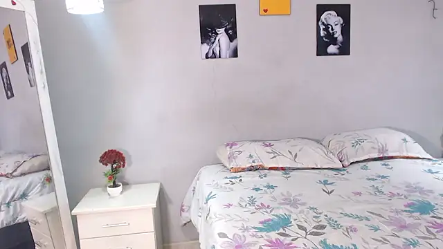 arianna rossi11 online show from February 13, 2026, 1:44 pm