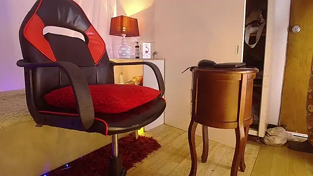 laurasofia45 online show from March 29, 2026, 3:02 pm