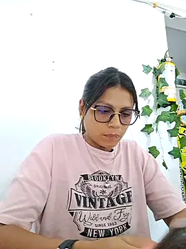 Tatianna Loove  online show from June 4, 2026, 8:57 pm