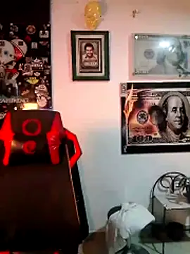 merka33 online show from February 5, 2026, 10:49 pm