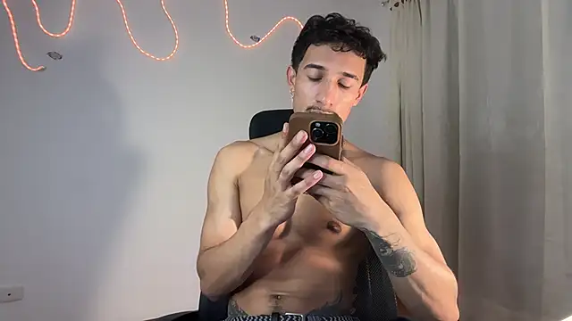 rafael stone11 online show from February 24, 2026, 12:00 am