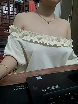 Snapshot of NinaKey chatting on July 18, 2026, 3:42 pm NinaKey online show from July 18, 2026, 3:42 pm